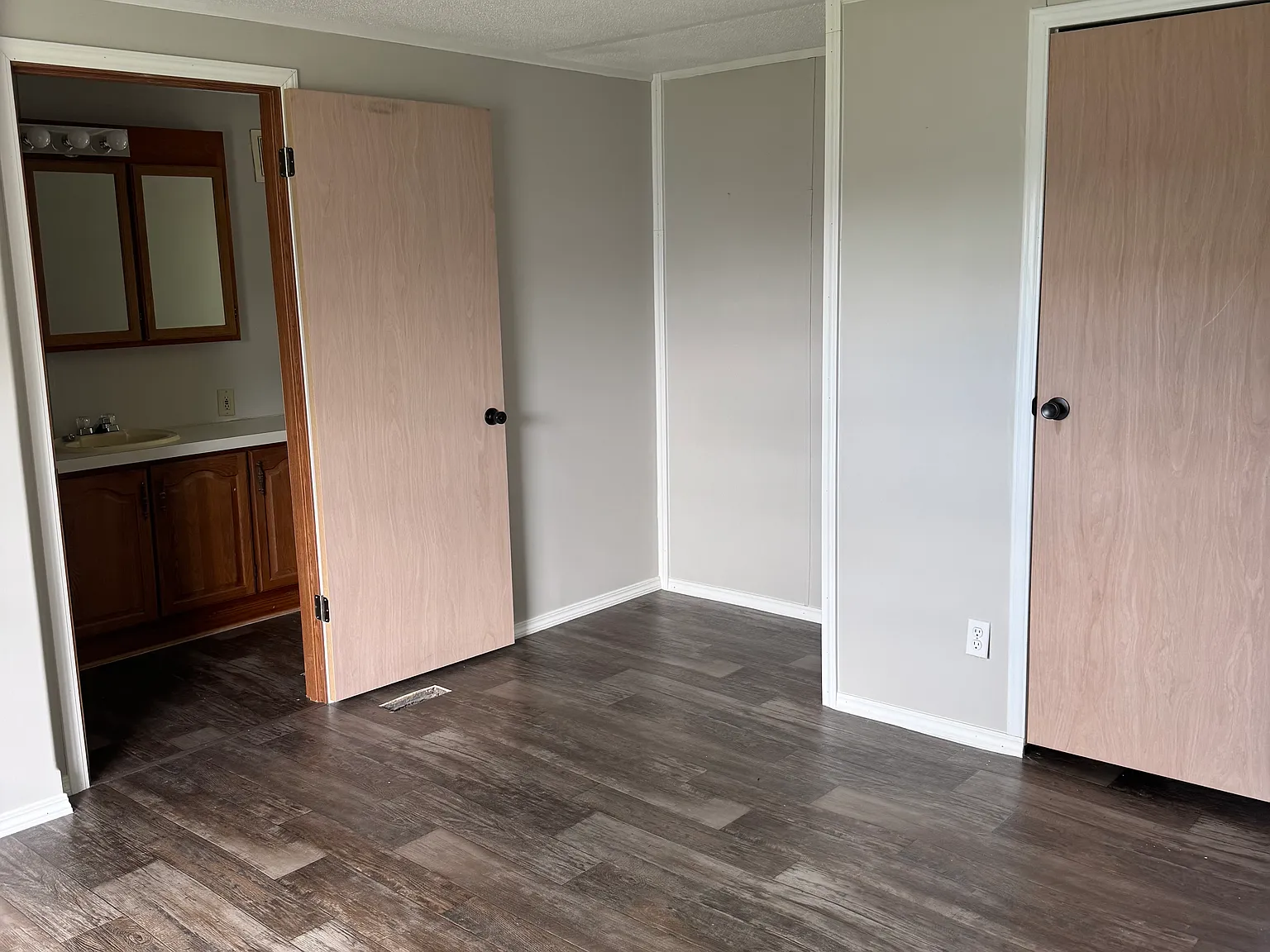 3 bed, 1280 sqft, $1,200 — Photo 3