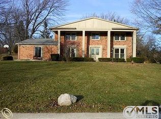 5969 Hickory Tree Trl, Bloomfield Hills, MI 48301