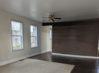 259 Bartlett Pl APT 1, Elgin, IL 60120