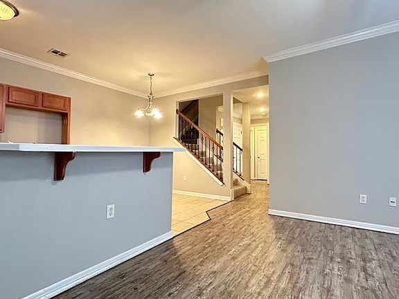 3rd image of 34 S Woodsprings Dr #1