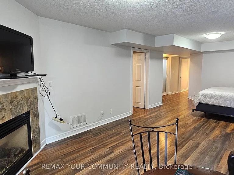 46 Courtland Cres #BASEMENT — Photo 19