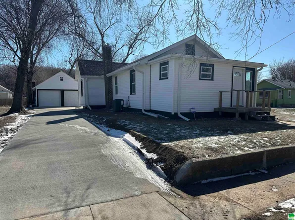 610 Casselman St, Sioux City, IA 51103