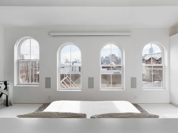 115 Christopher Street image 1 of 7