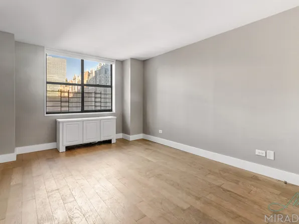 330 East 39th Street image 10 of 18