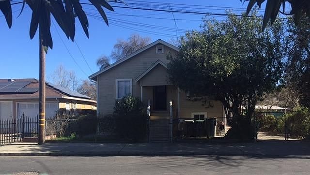 1st image of 729 Solano St