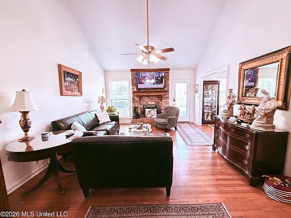 5th image of 143 Azalea Cir