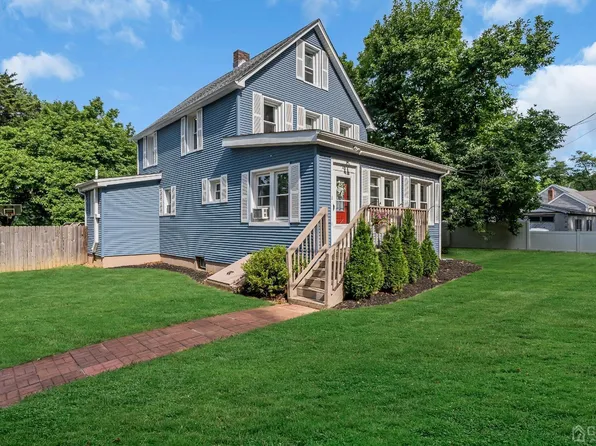40 Farrington Rd, Matawan, NJ 07747