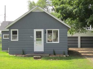 829 E Main St, Central City, IA 52214
