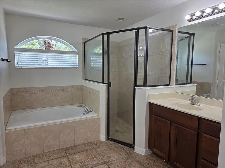 881 Seneca Trl — Photo 9