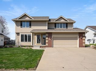525 SE Prairie Park Ln, Waukee, IA 50263