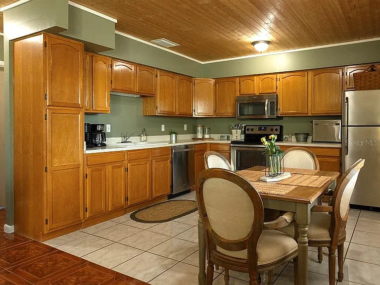 380 Base Ave E #201 — Photo 8