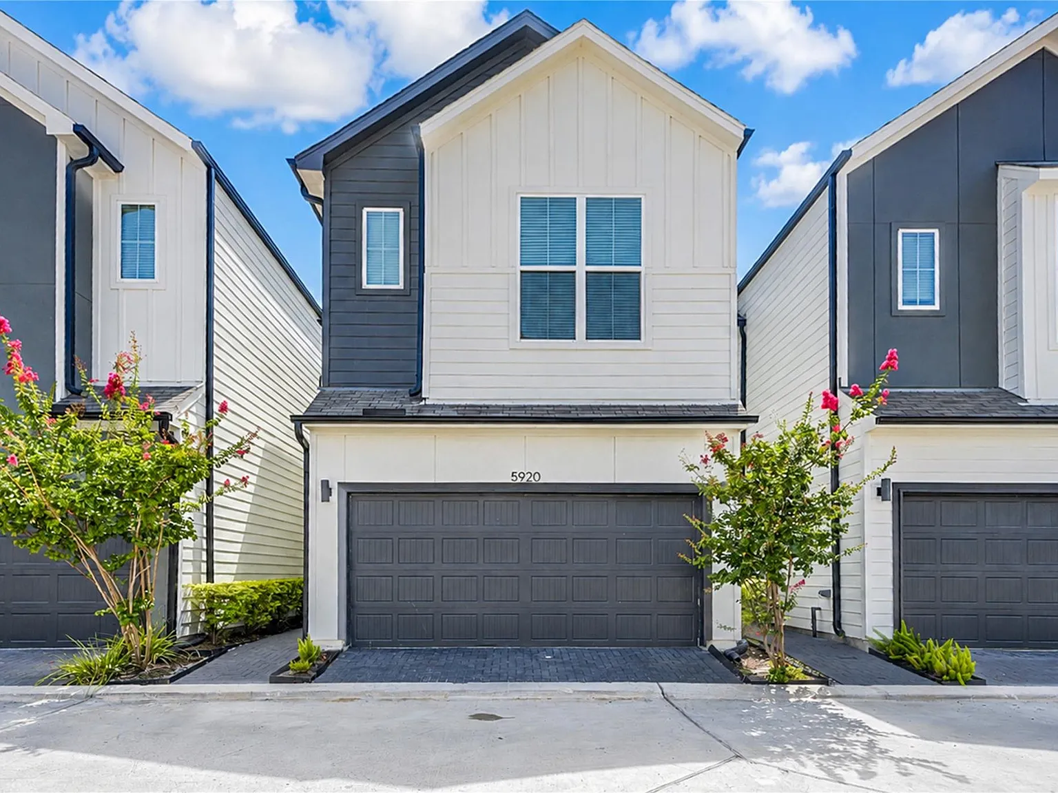 3 bed, 2.5 bath, 1538 sqft, $2,199 — Photo 2
