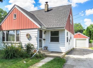 316 W Roberta Ave, Waukesha, WI 53186