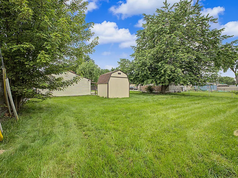 29438 Elmwood St — Photo 35