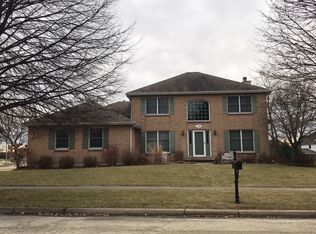 1104 Yorkshire Dr N, Sycamore, IL 60178