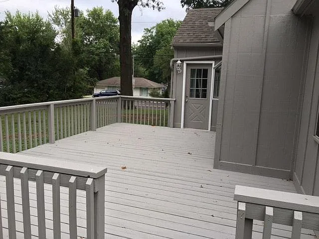 22x15 deck