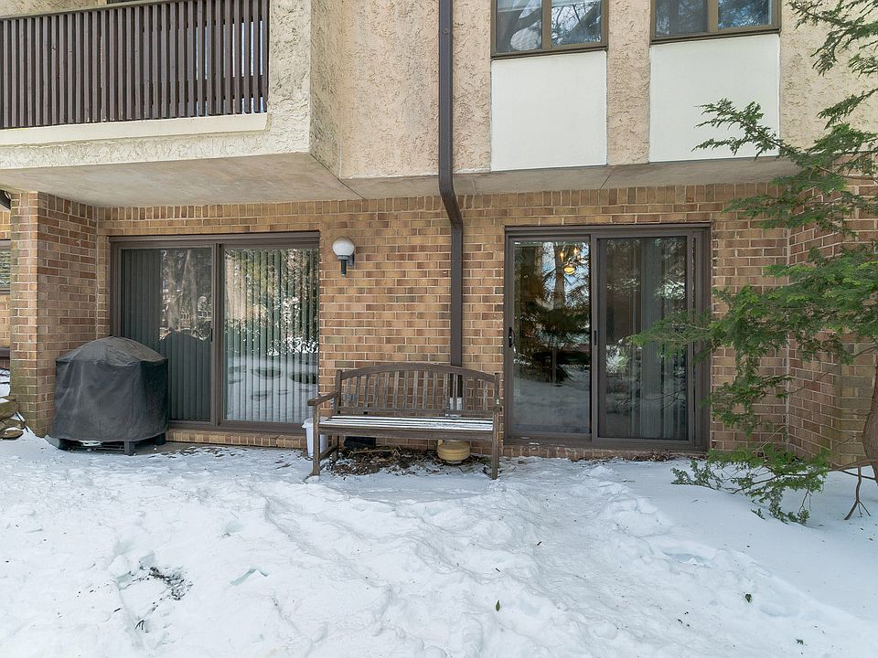 2nd image of 2-20 Aspen Way