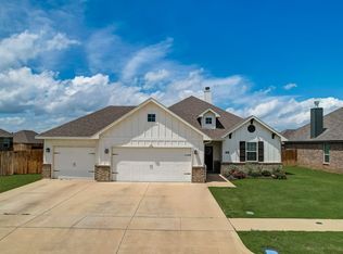 508 Mustang Ln, Pilot Point, TX 76258