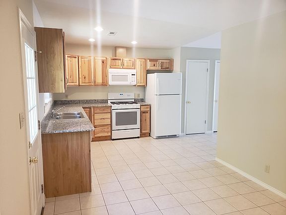 5th image of 14411 S College St
