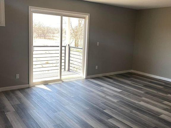 5th image of 2021 Grout St #B4
