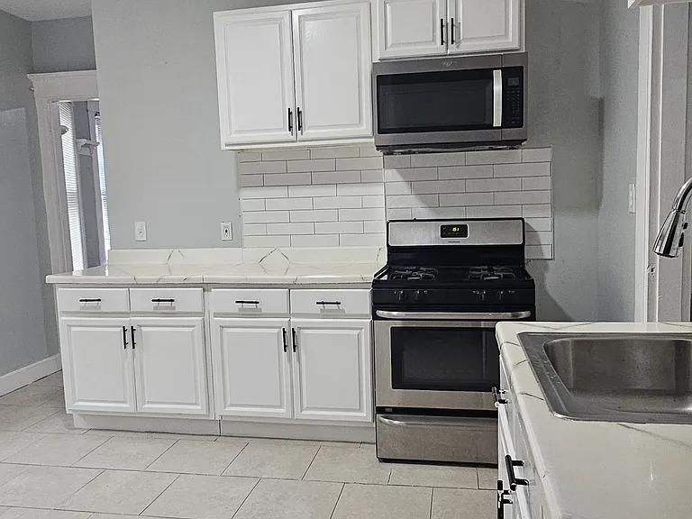 379 Norton St #B — Photo 9