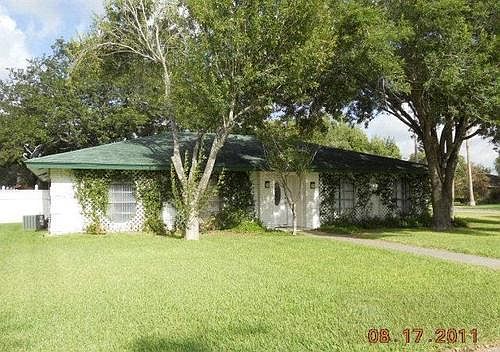 1st image of 517 Palm Valley Dr W