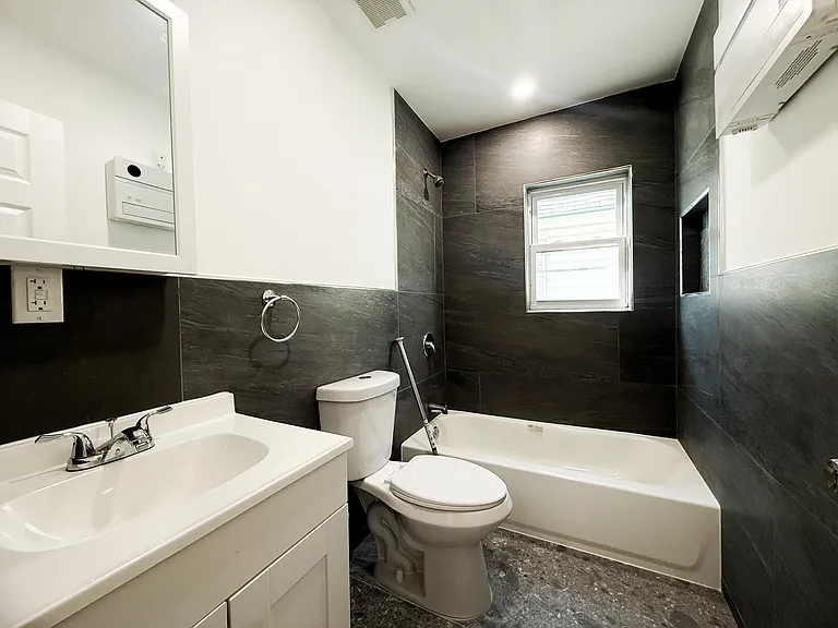 10612 95th Ave #2B — Photo 4