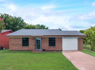 1204 S Adelaide St, Terrell, TX 75160
