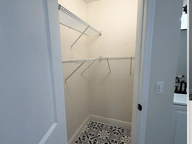 4005 N Glen Ave #1 — Photo 5