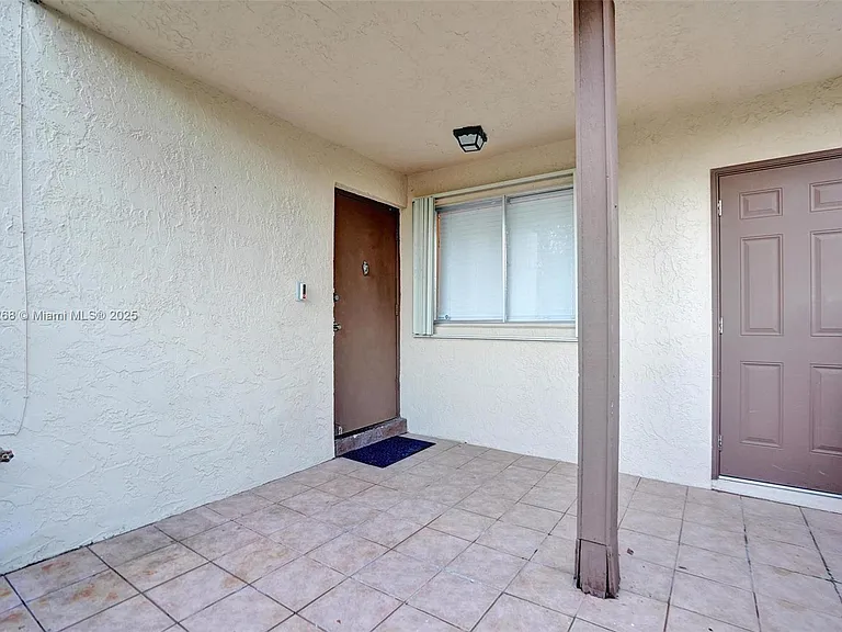 1233 Hampton Blvd — Photo 33