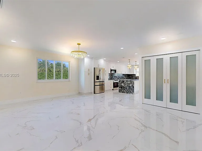 3801 SW 132nd Ave — Photo 6
