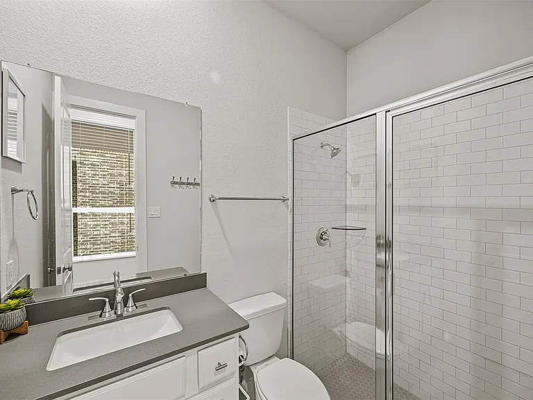 16631 Lake Austin St — Photo 17