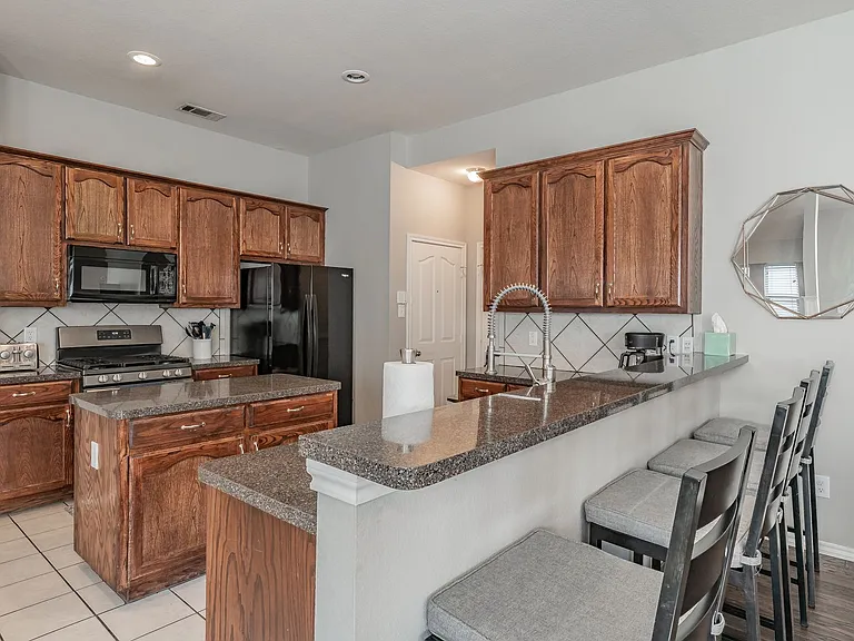 5112 Keating St — Photo 13