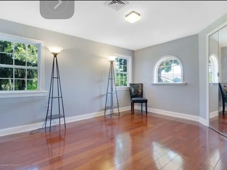 564 Winding River Ln — Photo 12