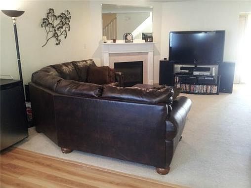 3rd image of 1322 SE Lexington Ave #152C