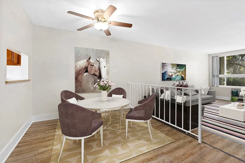 Parkway Plaza Apartments — Photo 3