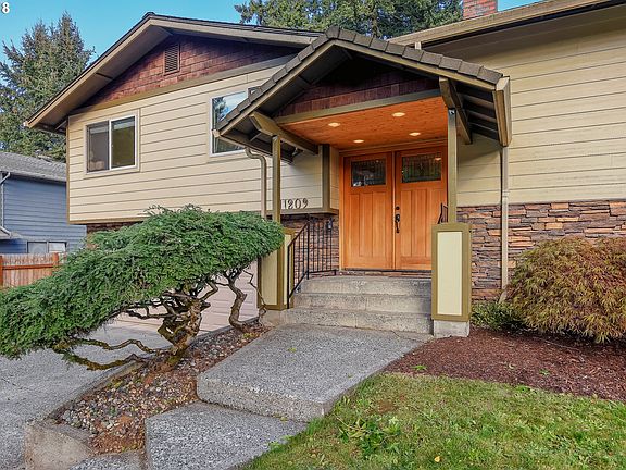 2nd image of 11209 NE 48th Ave