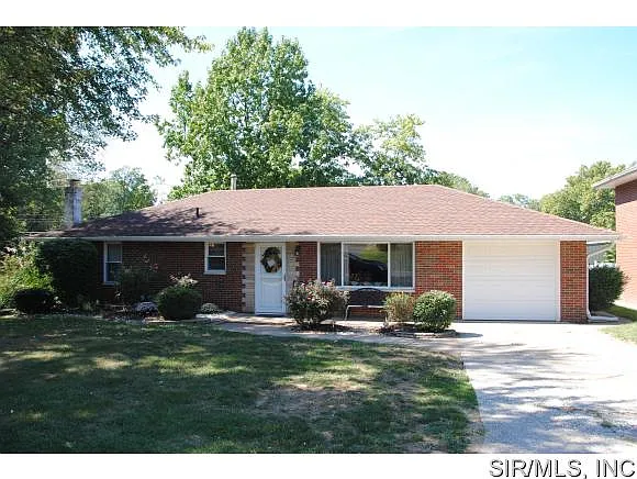 131 Reno Ave photo 1