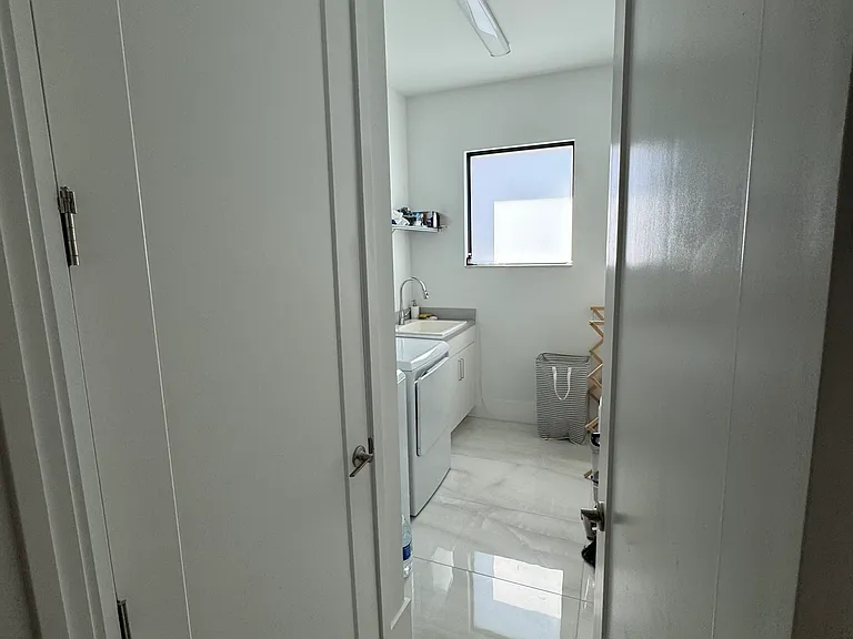8606 Tower Bridge Ct — Photo 35
