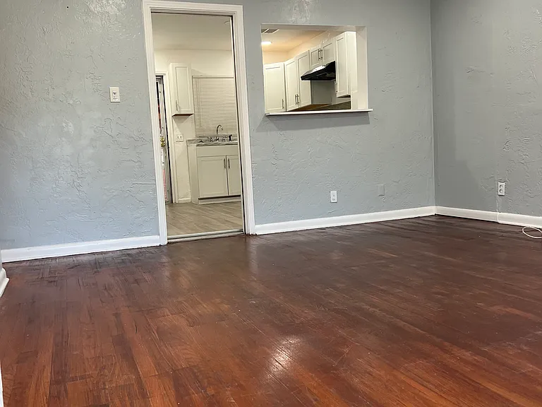 2641 15th Ave S #2 — Photo 5