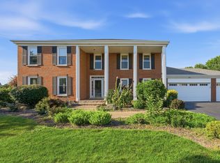 690 Waterford Dr, Des Plaines, IL 60016