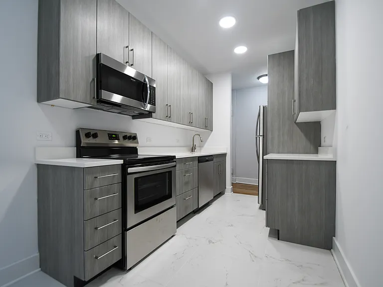 2175 Cedar Ave #8E — Photo 2
