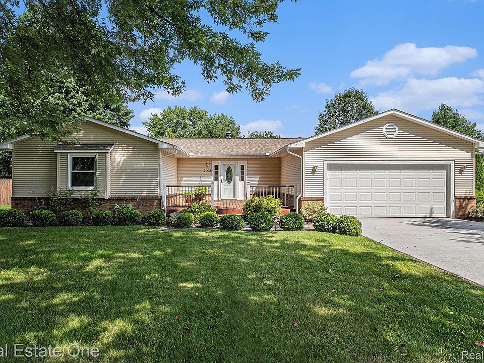 1st image of 2021 Valley Vista Dr