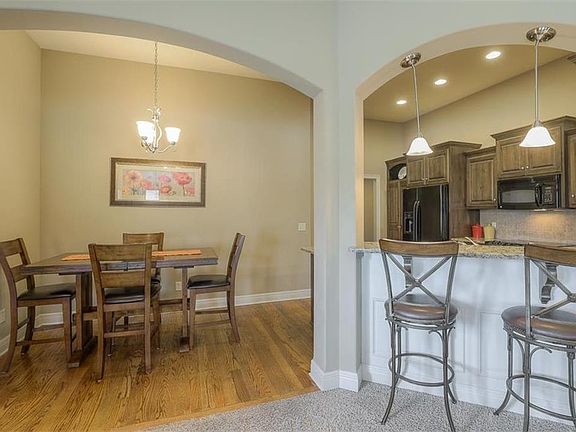 5th image of 4151 NE Chapel Manor Dr