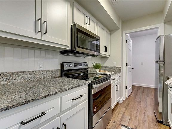 3rd image of 10028 Royal Ln #S9921