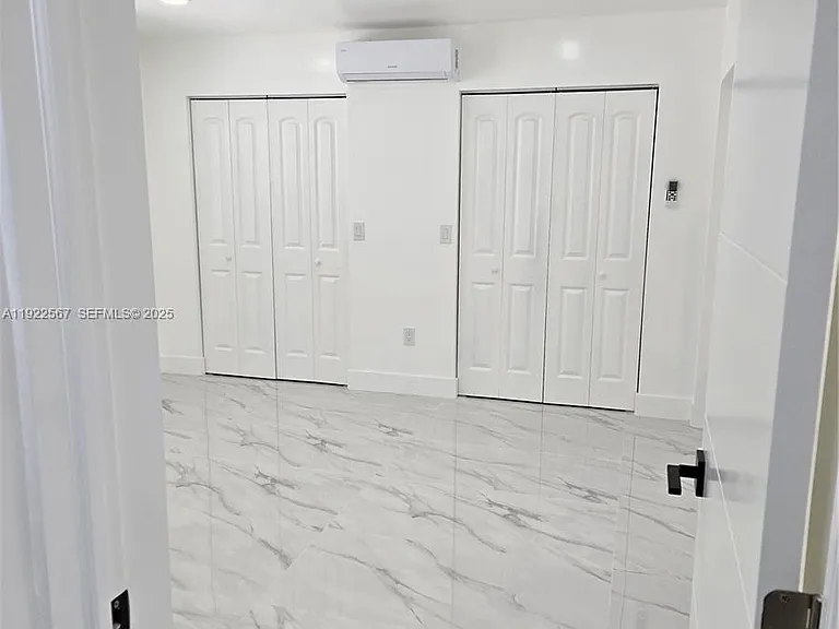 987 NE 145 N — Photo 32