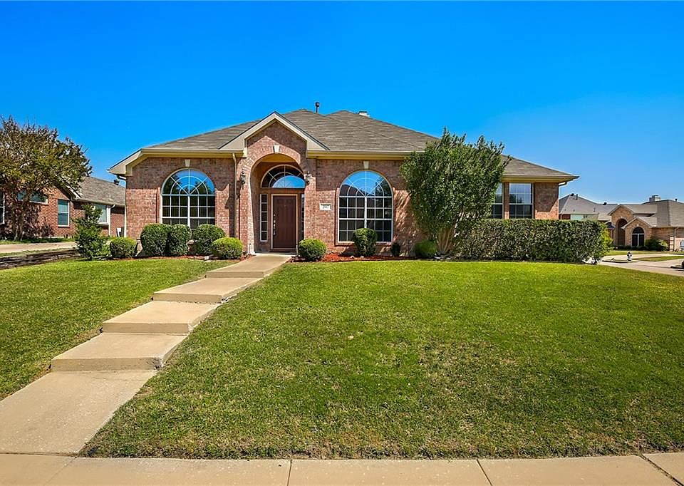 1st image of 207 Sweetgum Dr