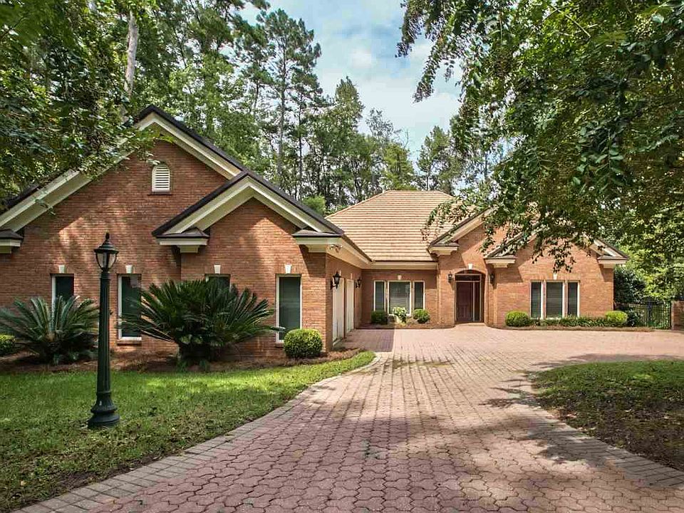 1st image of 421 Lacy Woods Ct