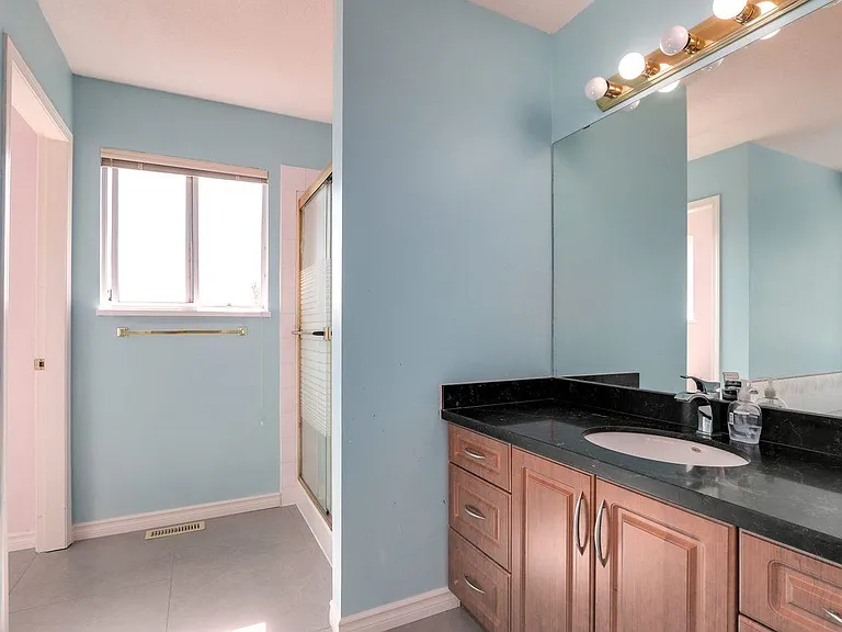 2657 Sandstone Cres #UPPER FLOOR — Photo 23