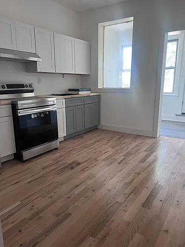 35 Lawrence St Photo 1